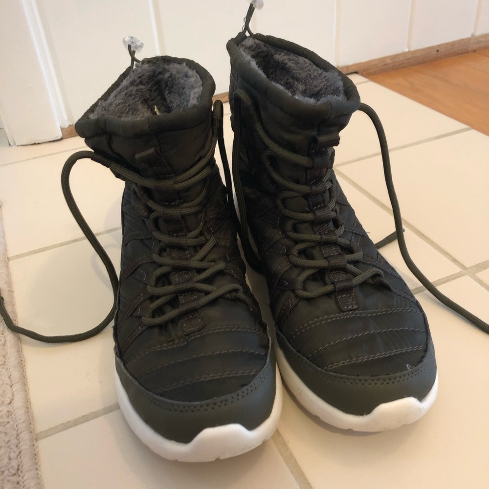 Army green sneaker boot
